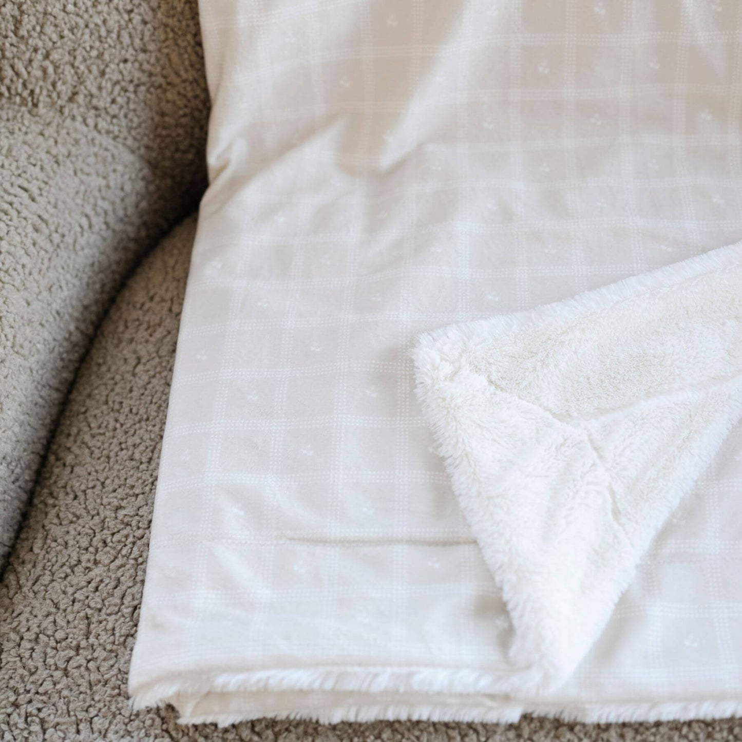 Close-up of Saranoni Minky/Lush Throw Blankets - Ivy