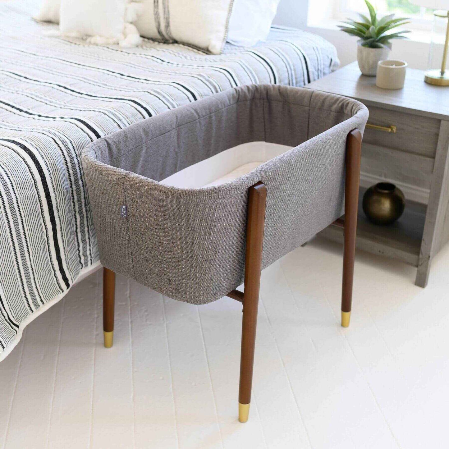 TruBliss SOVA Bassinet London Grey