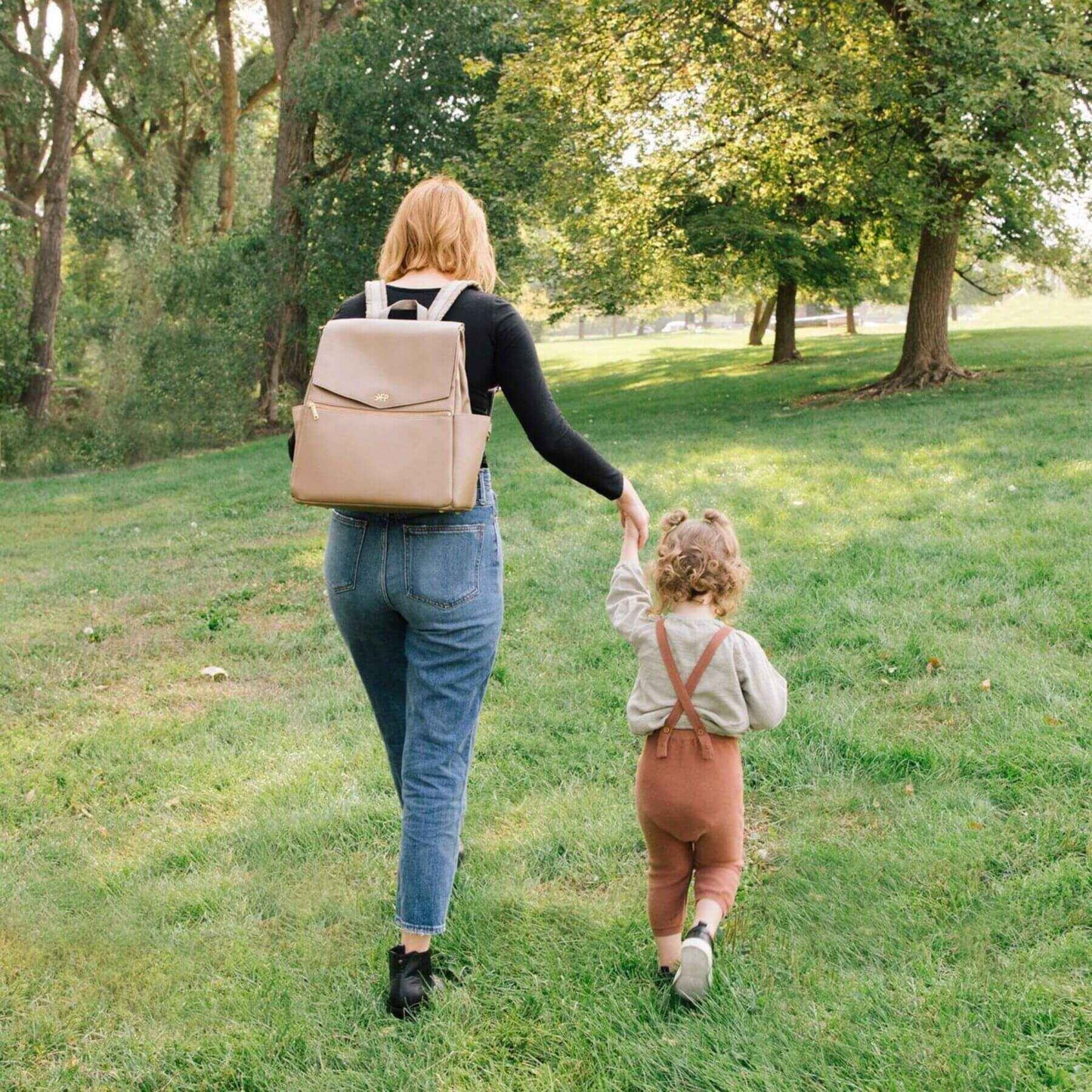 Mom Carrying Aspen Classic Diaper Bag II, Walking w/ Girl