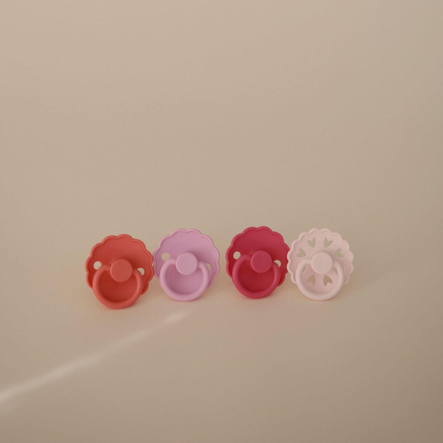 Mushie FRIGG Natural Rubber Pacifier 4-Pack | Rosy