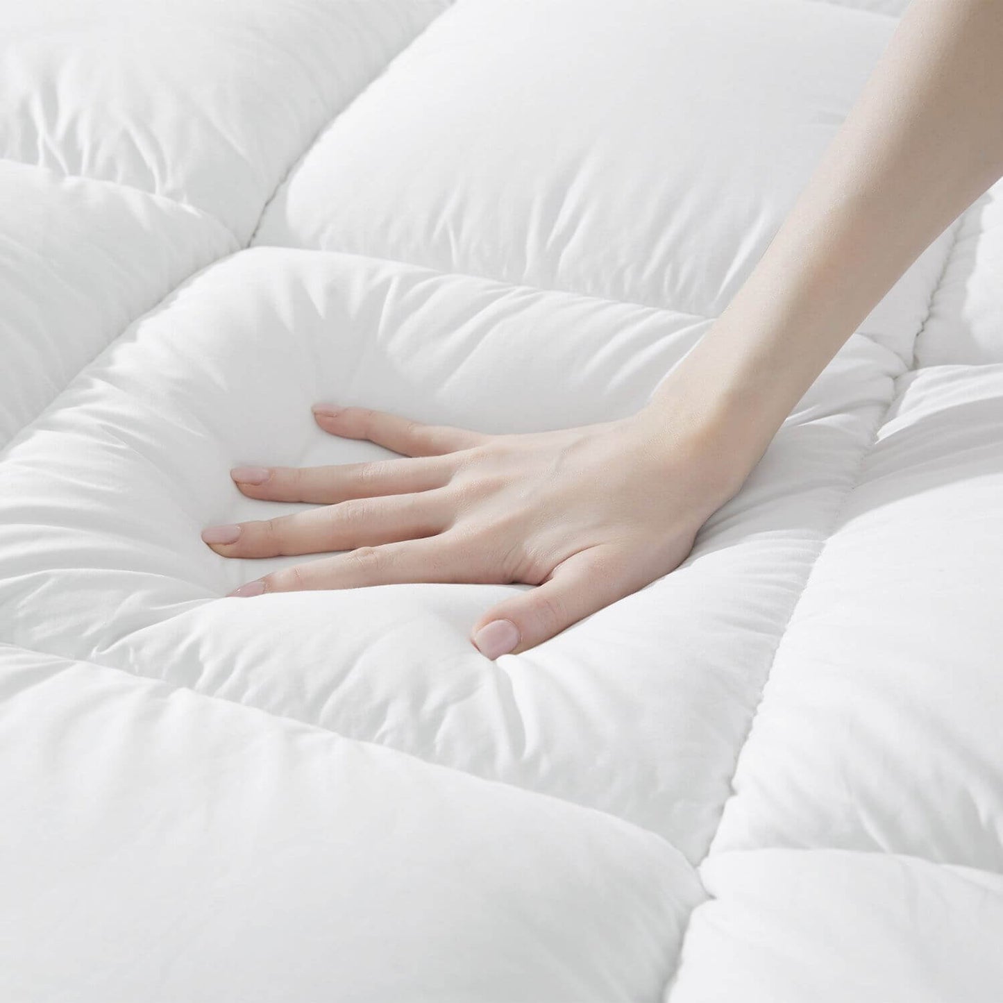 Detail View of KUB Cooling Mattress Topper White