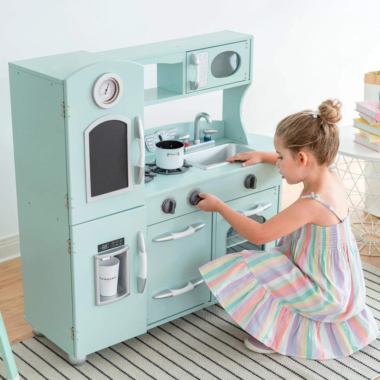 Girl Playing with Teamson Kids Little Chef Westchester Retro Kids Kitchen Playset Mint