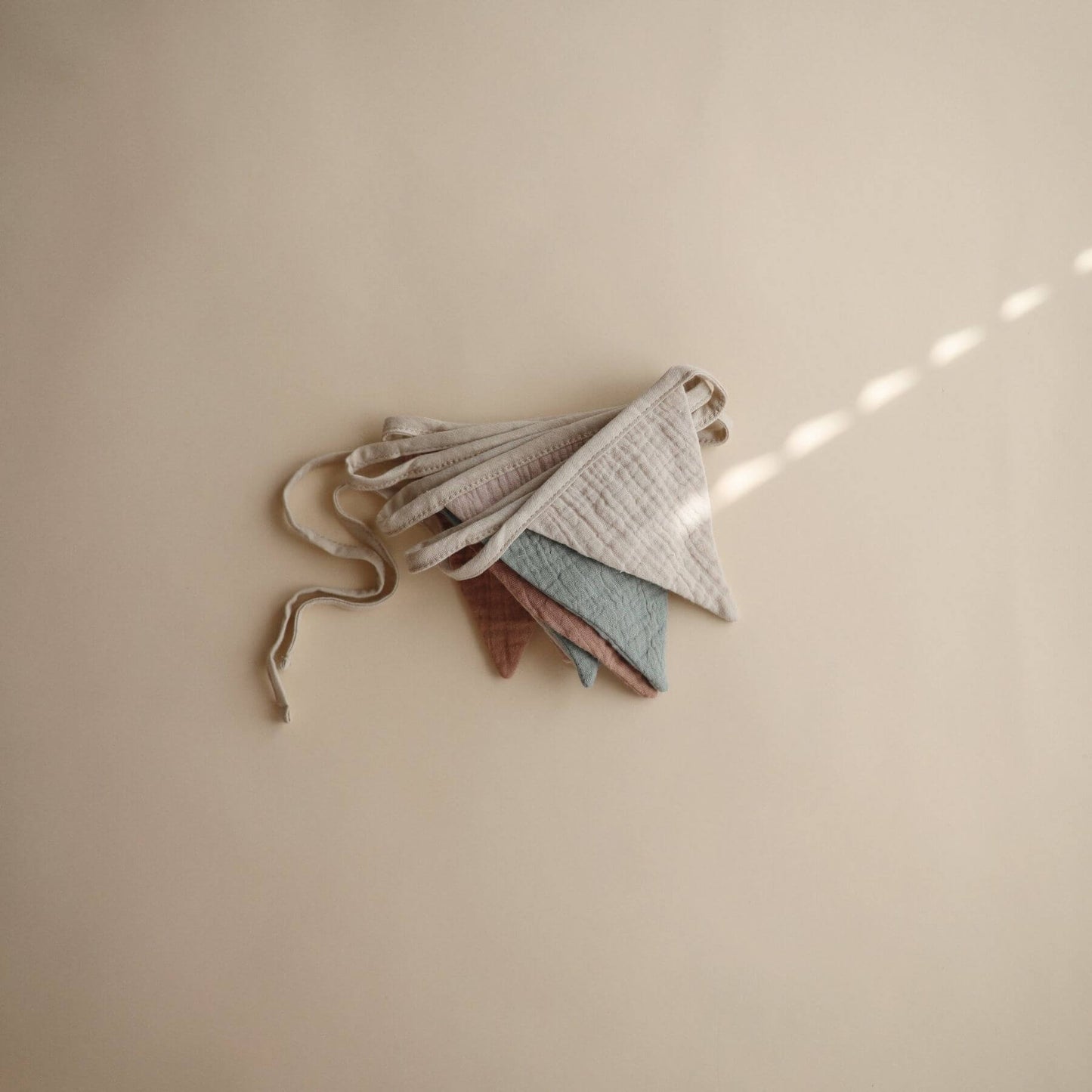 Mushie Organic Cotton Baby Garland
