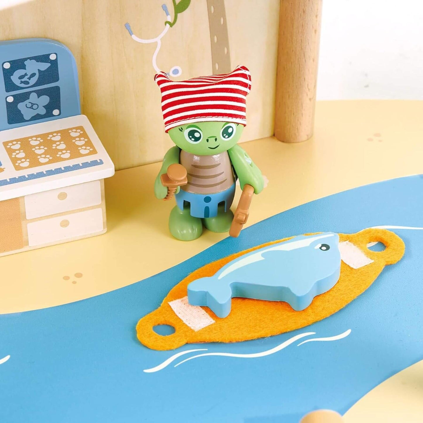 Detail of Hape Ocean Rescue Playset
