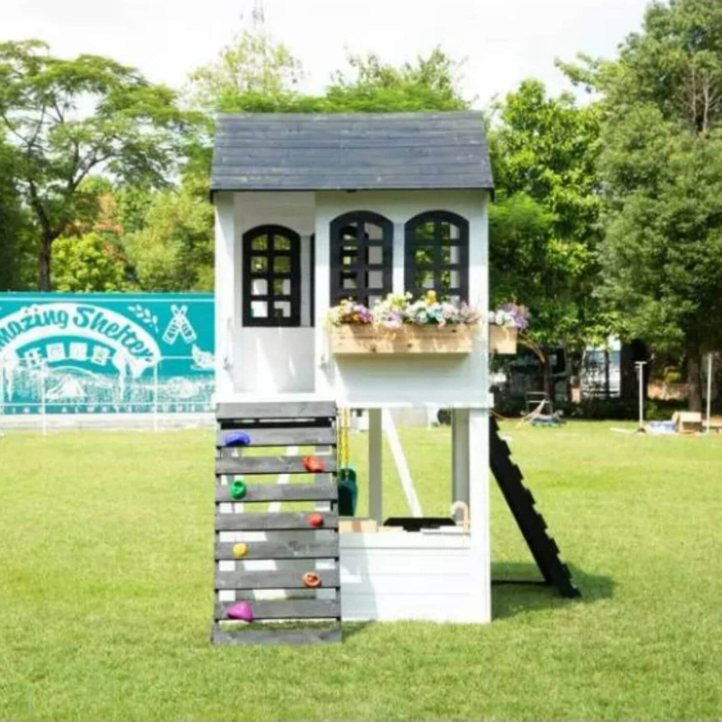 2MamaBees Reign Two Story Playhouse