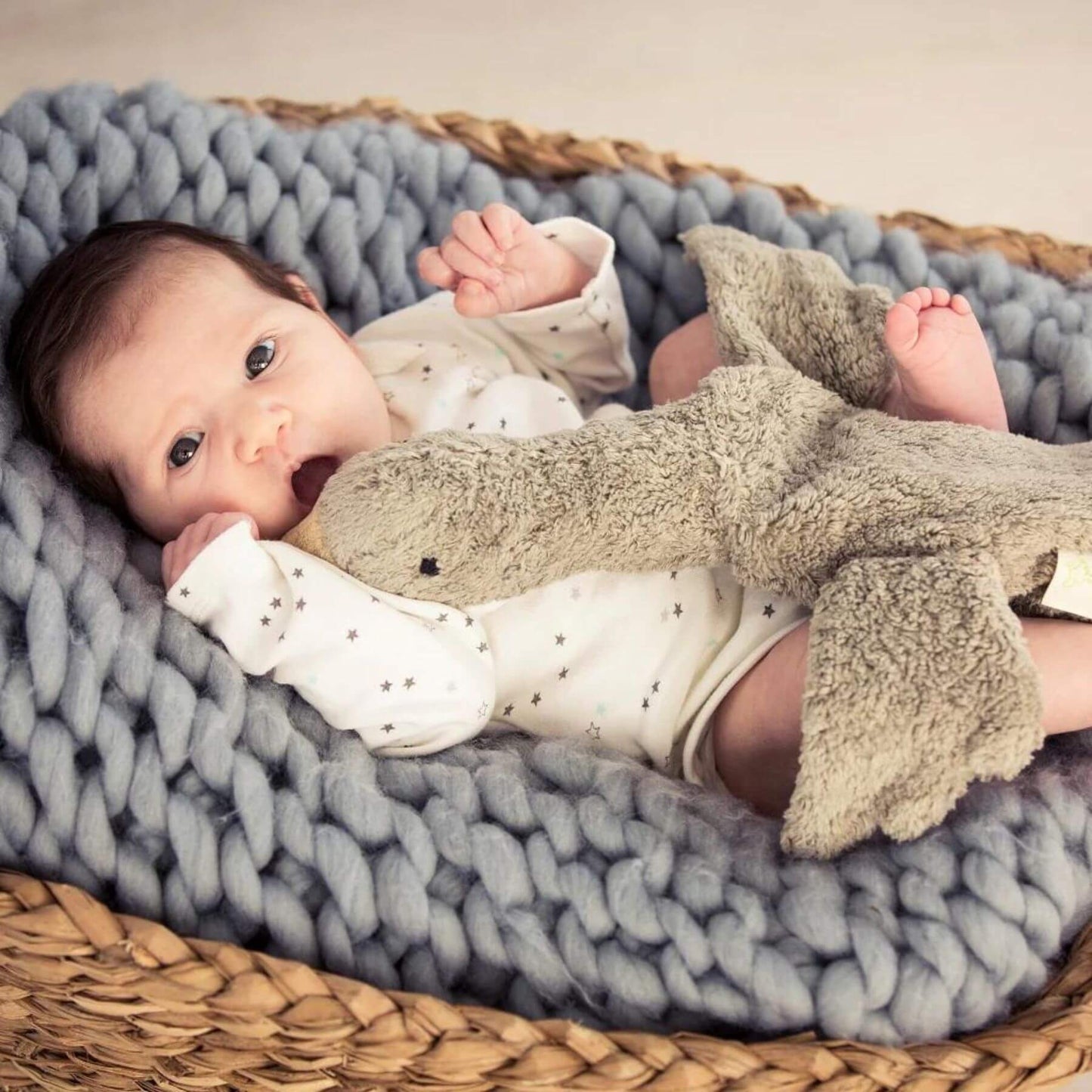 Senger Naturwelt Cuddly Animal Goose Small Grey - Lifestyle