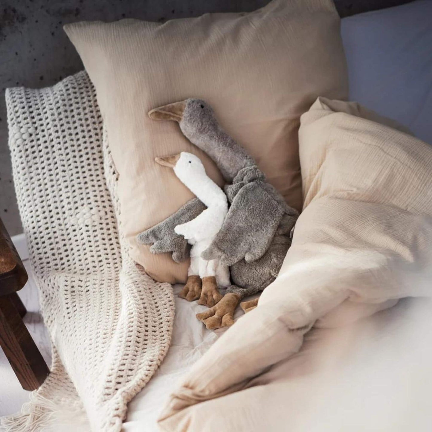 Senger Naturwelt Cuddly Animal Goose Small Grey - Lifestyle