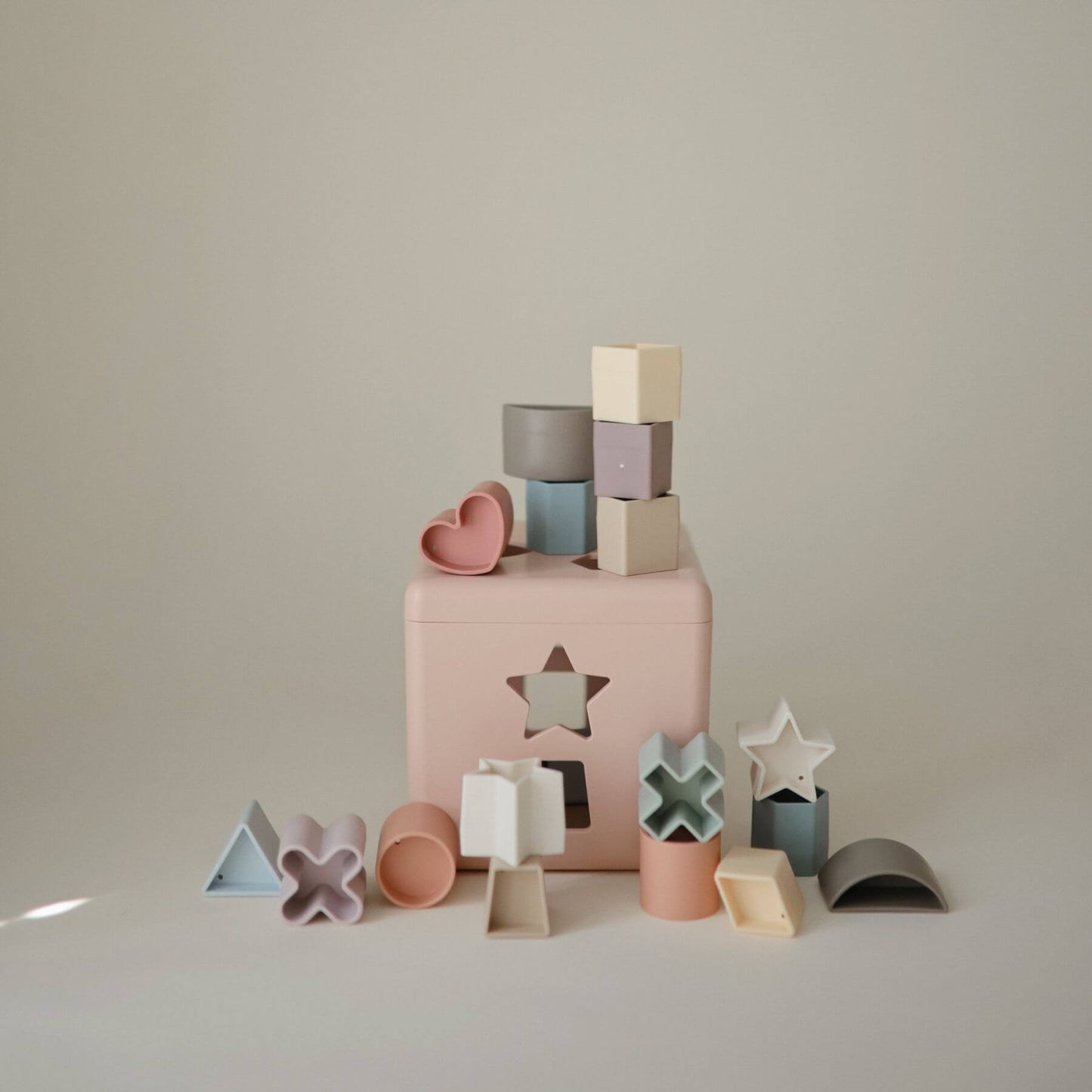 Mushie Shape Sorting Box Petal