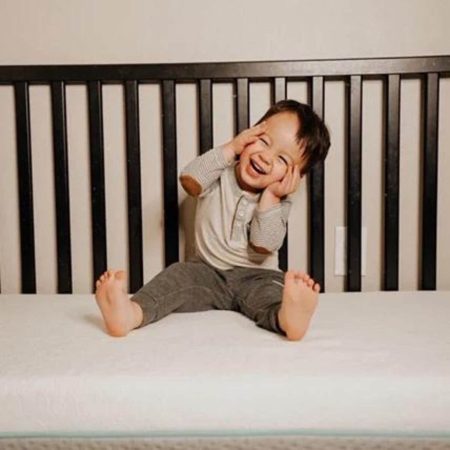 Tempur-Pedic TEMPUR-Dream 2-Stage Crib Mattress - Lifestyle