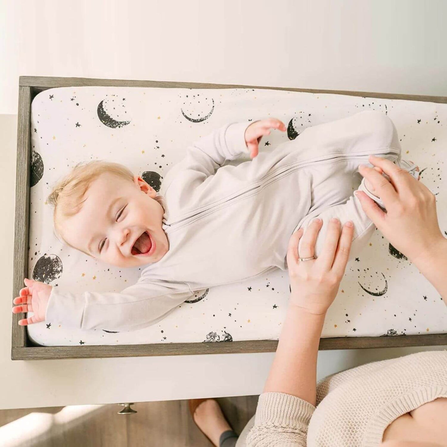 Milk Street Baby True Changer Tray Mud with Snow - Detail