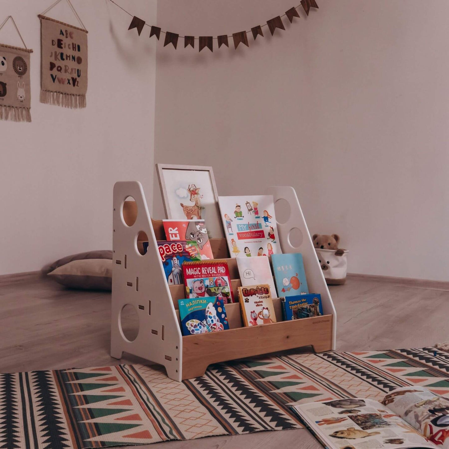 Wood and Hearts Montessori Bookshelf White & Natural