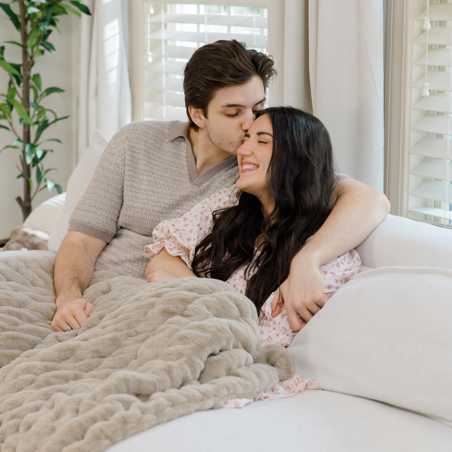 Saranoni Double Ruched Faux Fur Throw Blankets