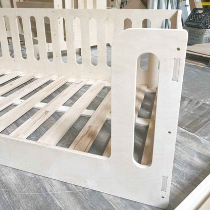 Close-up of Bush Acres AVI- Floor Bed
