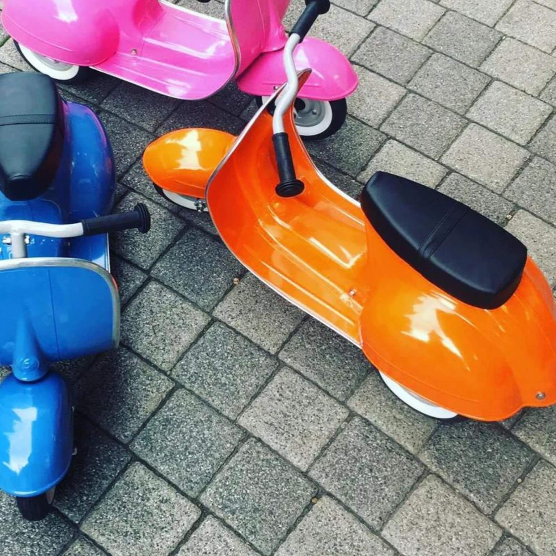 Ambosstoys PRIMO Ride-on Toy Malibu Azure Blue