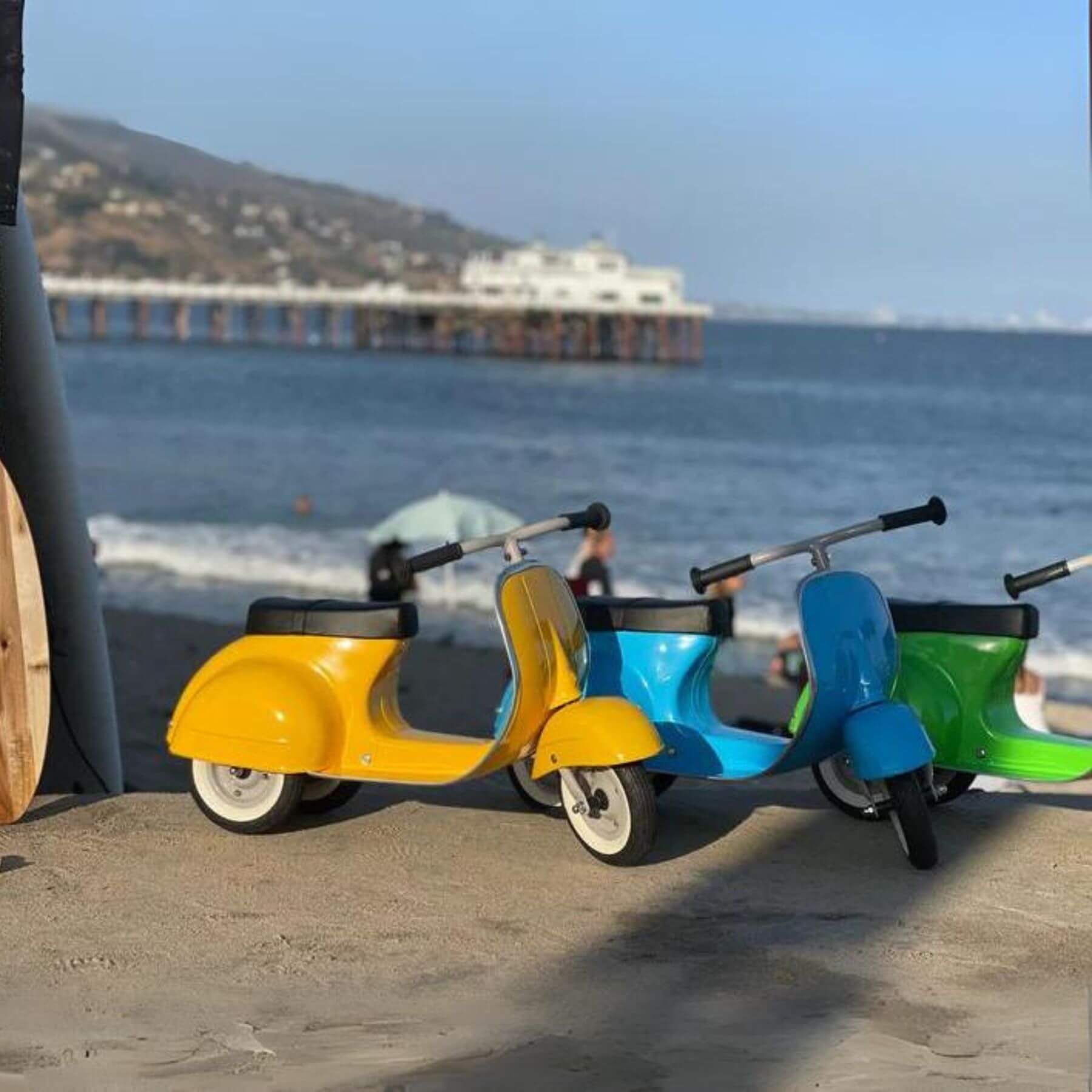 Ambosstoys PRIMO Ride-on Toy Malibu Bumblebee Yellow - Lifestyle