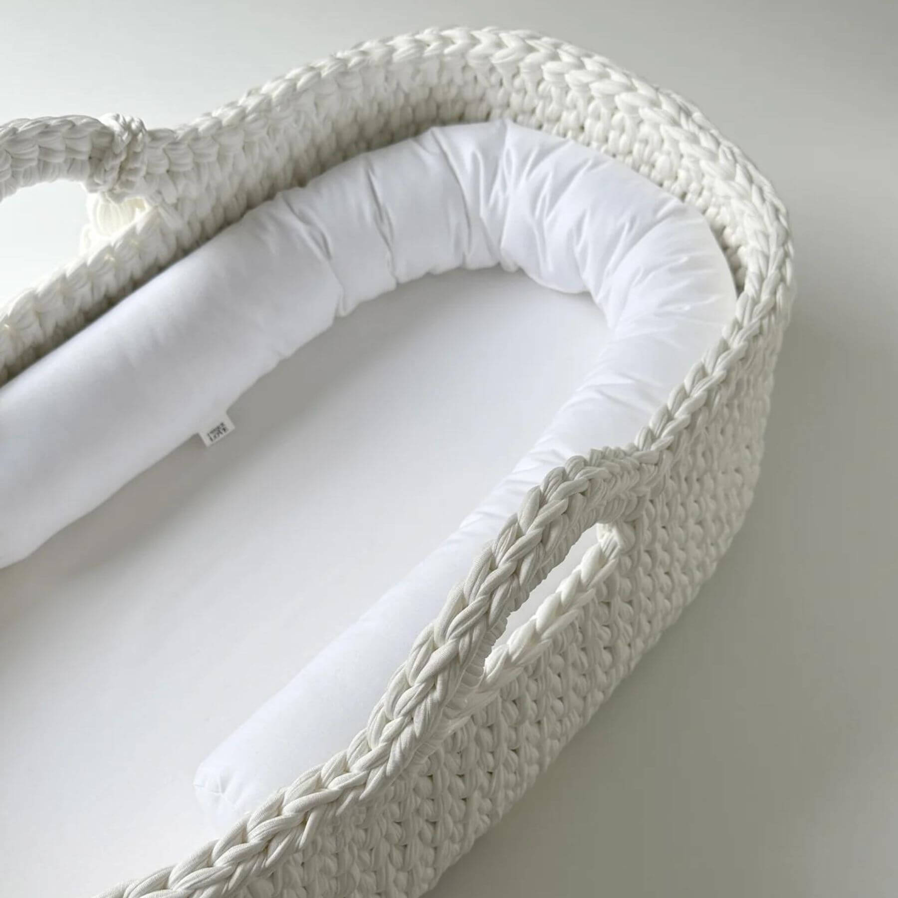 Detail of Unique Love Design Baby Basket Bed Snake Pure White