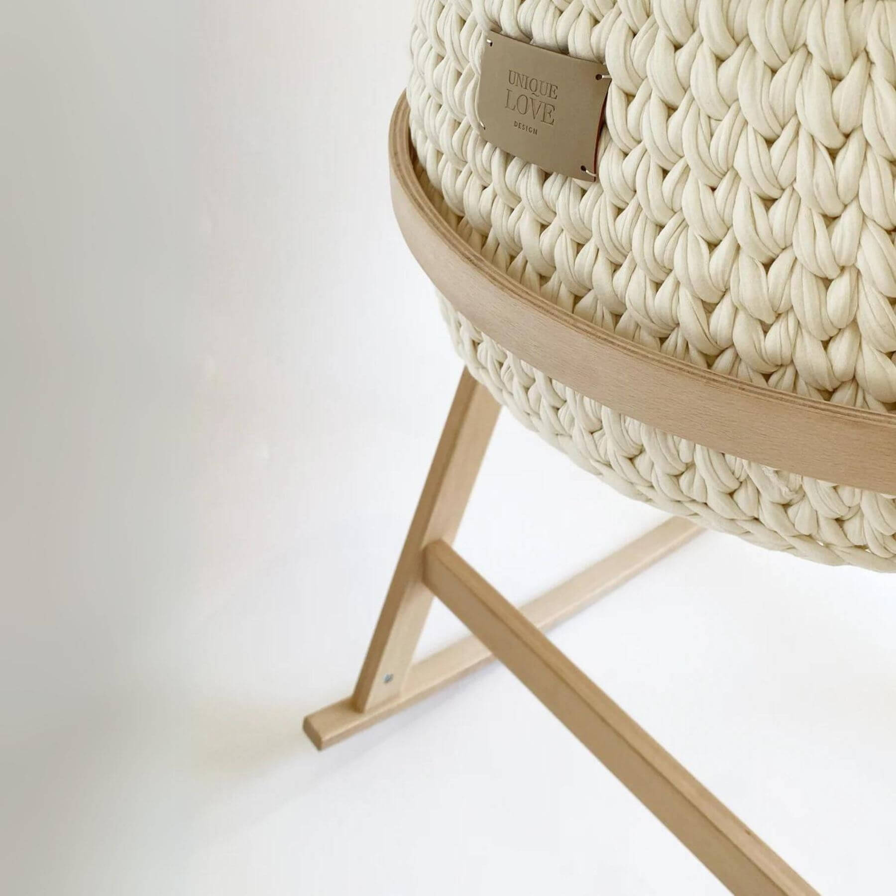 Detail of Unique Love Design Baby Cradle for Baby Basket Natural