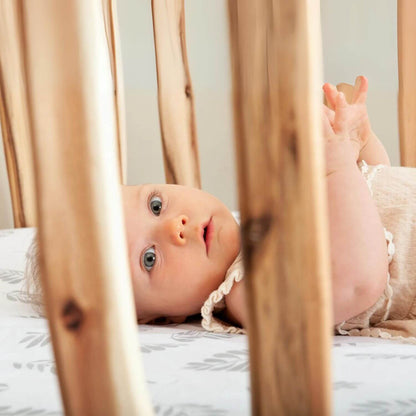 Milk Street Branch 4-in-1 Convertible Crib Acacia with Snow - Detail