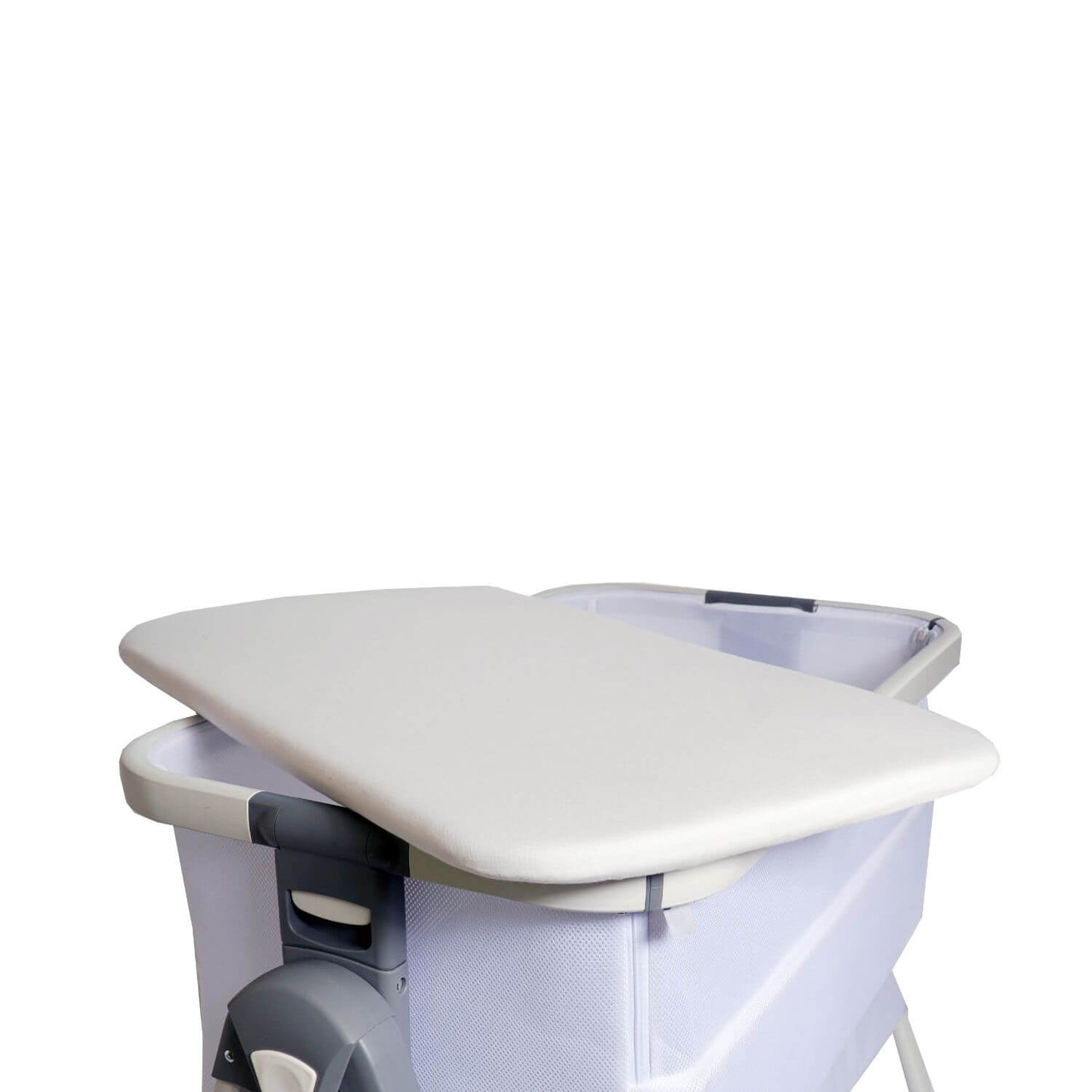 Venice Child California Dreaming Bedside Bassinet | White & White