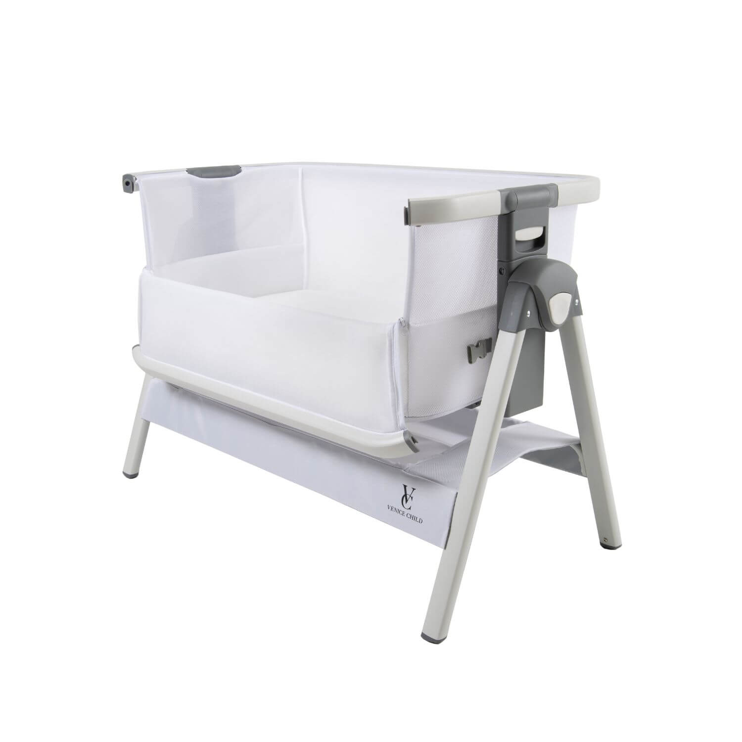 Venice Child California Dreaming Bedside Bassinet | White & White