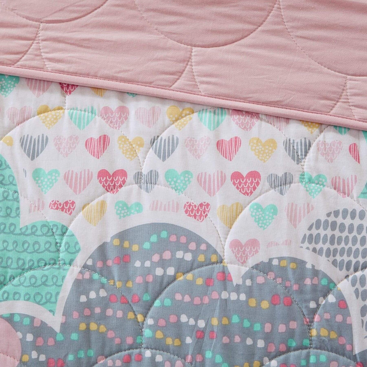 Detail View of Cloud Reversible Cotton Quilt Set Pink