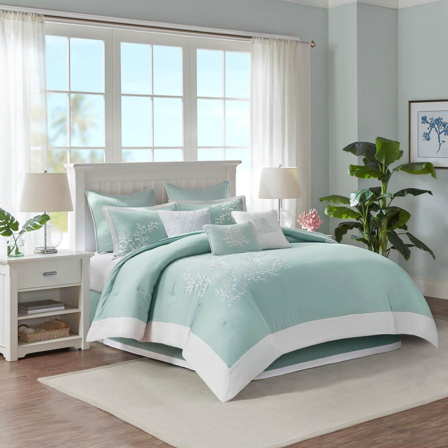 Oversized Cotton Jacquard Comforter Set Aqua Twin on a bed