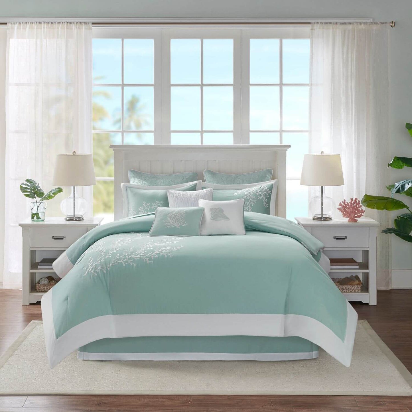 Oversized Cotton Jacquard Comforter Set Aqua Twin on a bed