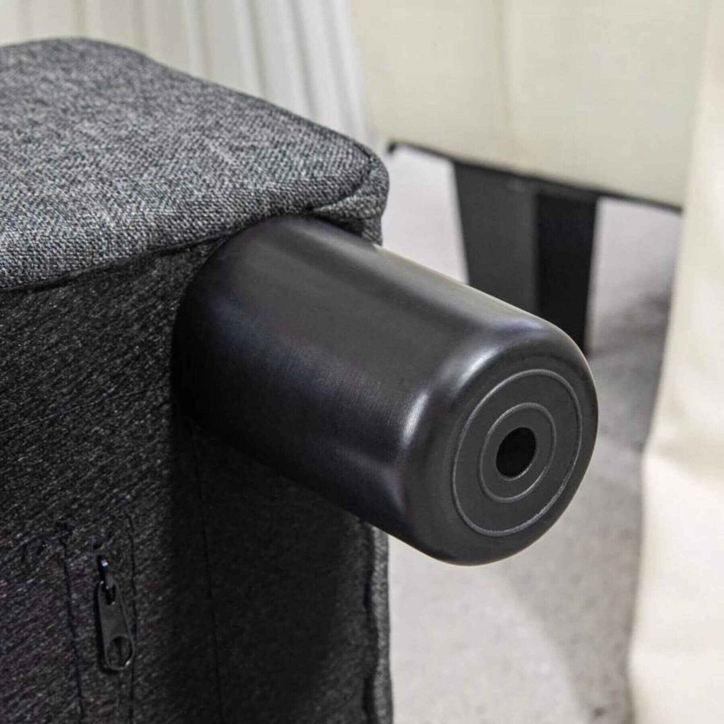 Leg of HOMCOM 16" Cube Modern Linen Fabric Pouf Footrest Ottoman Charcoal Gray