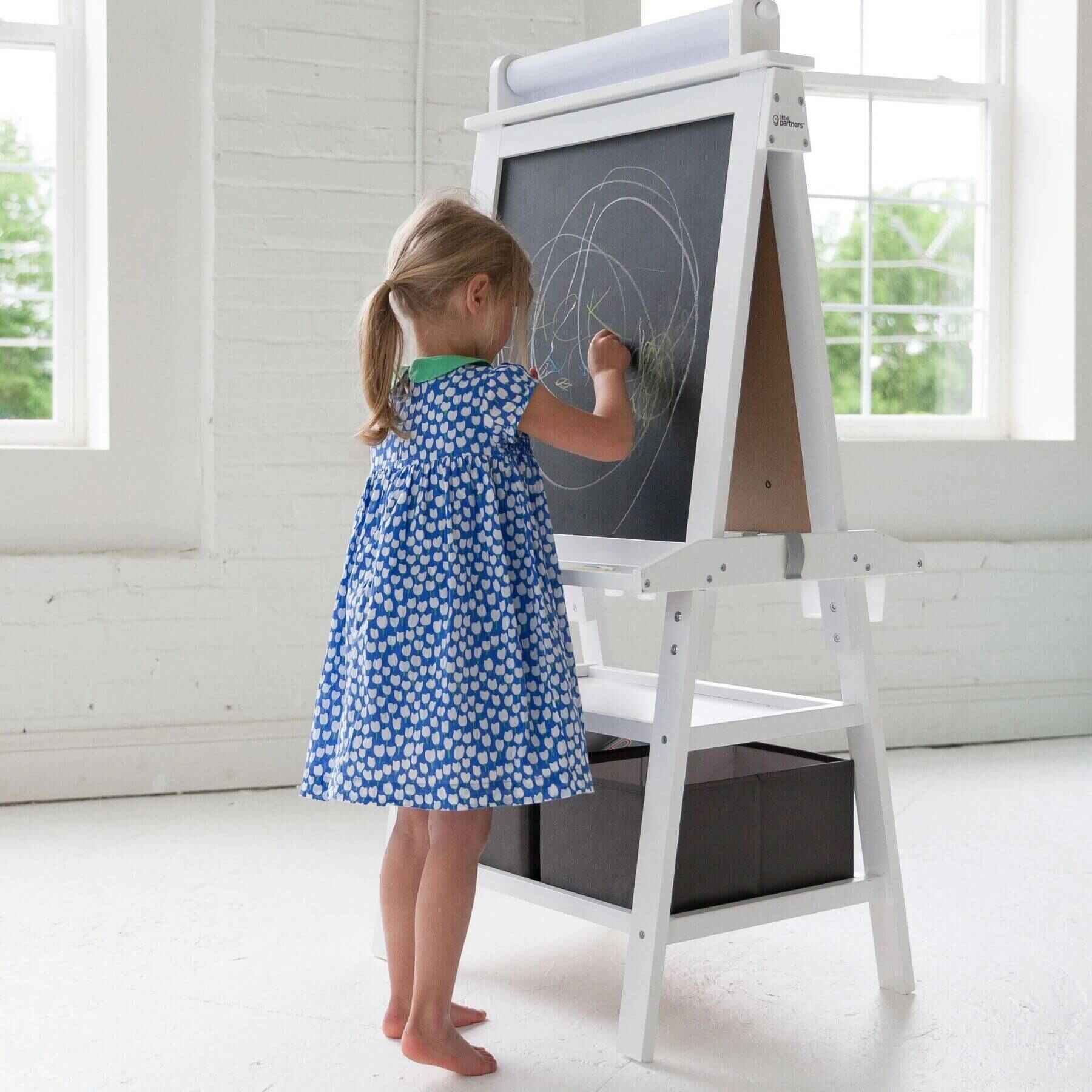 Girl Drawing on Little Partners Deluxe Learn & Play Art Center White