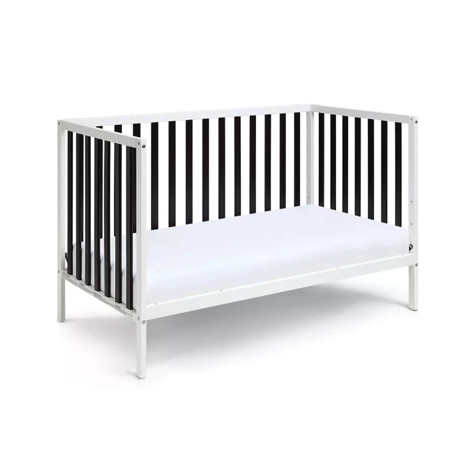 Deux Remi Island Crib White/Black converted to Daybed