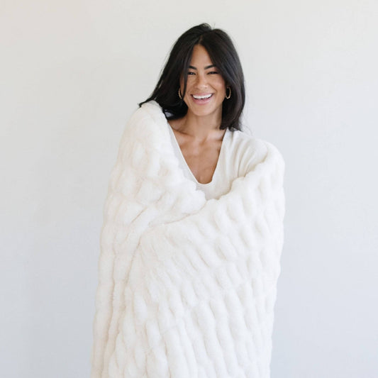 Woman Wearing Saranoni Double Ruched Faux Fur Throw Blankets Snow