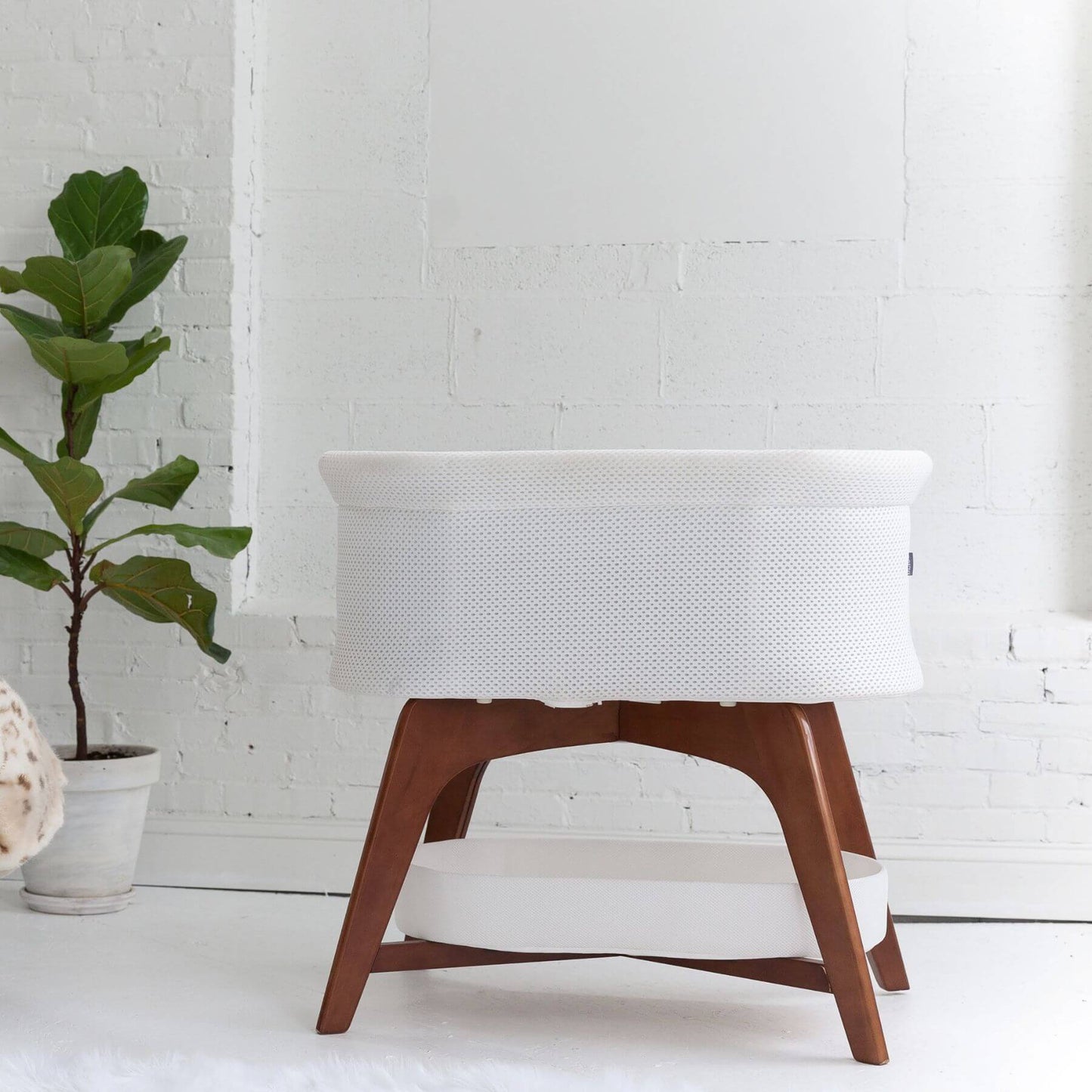 TruBliss Evi Smart Bassinet White