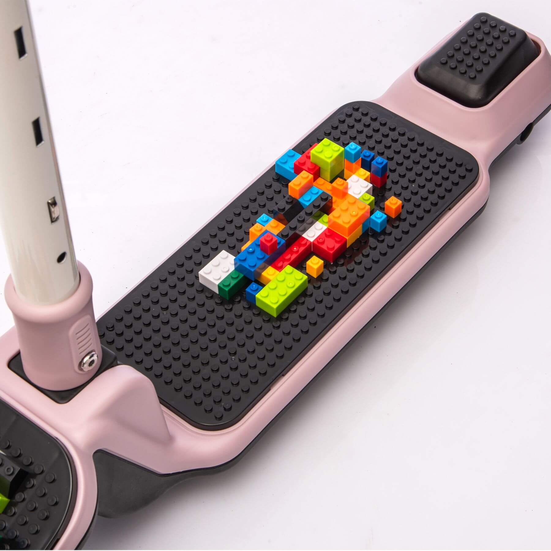 Close-up of Kids Ride On 3-Wheel Scooter W/Buildable Blocks - Purple