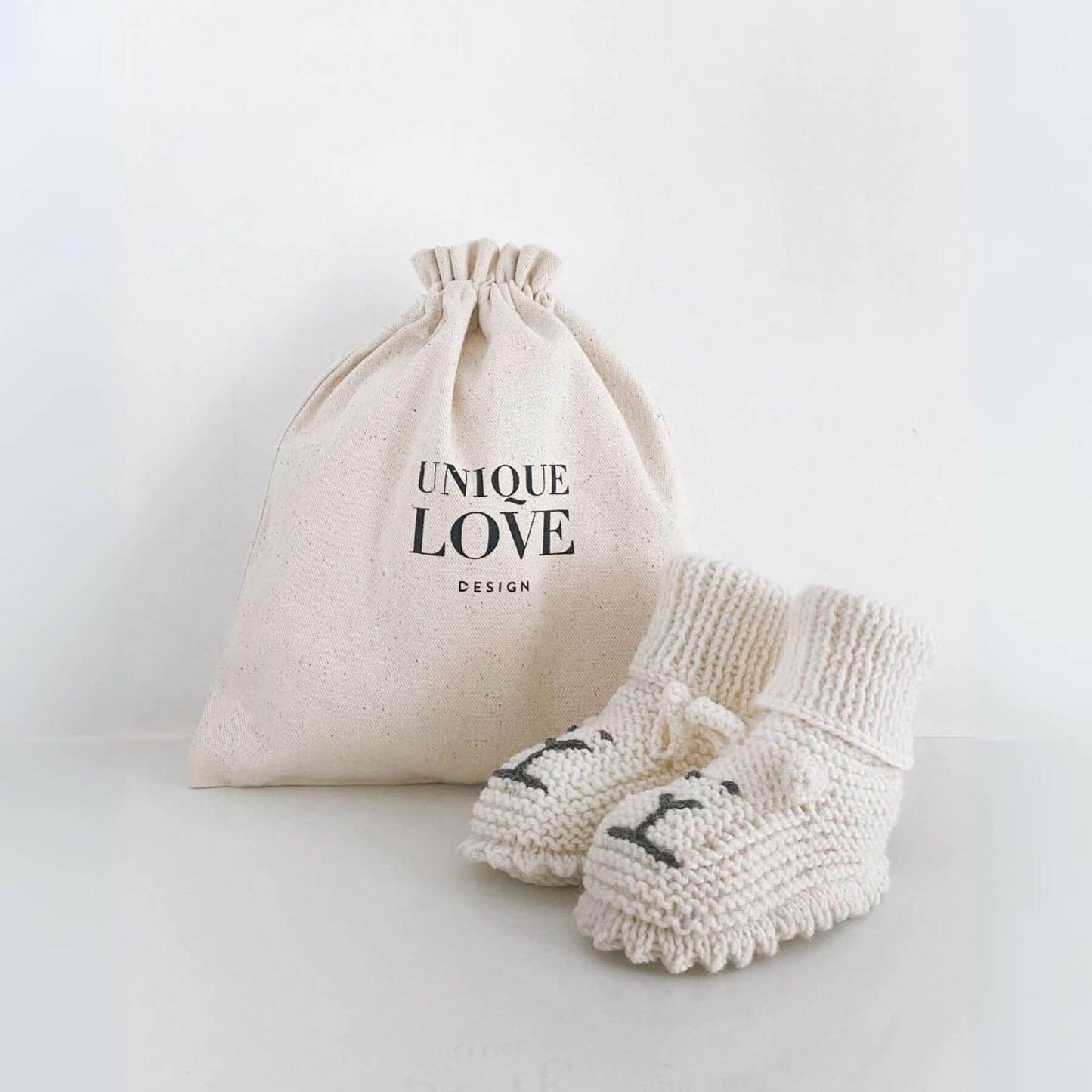 Unique Love Design Knitted Shoes Little Lion Off White