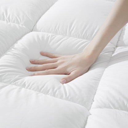 Detail View of KUB Cooling  Mattress Topper White