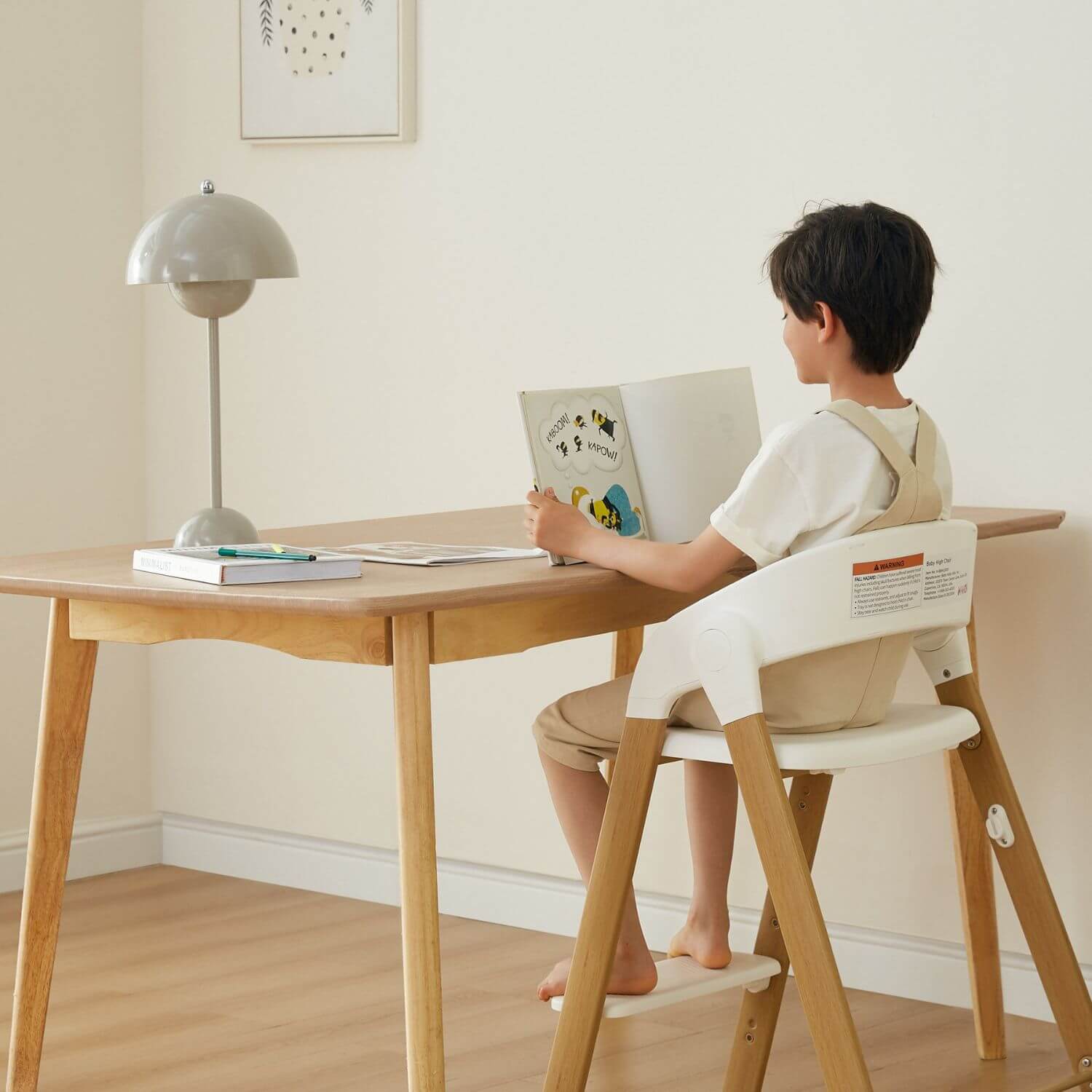 Kid Reading on KUB High Chair White