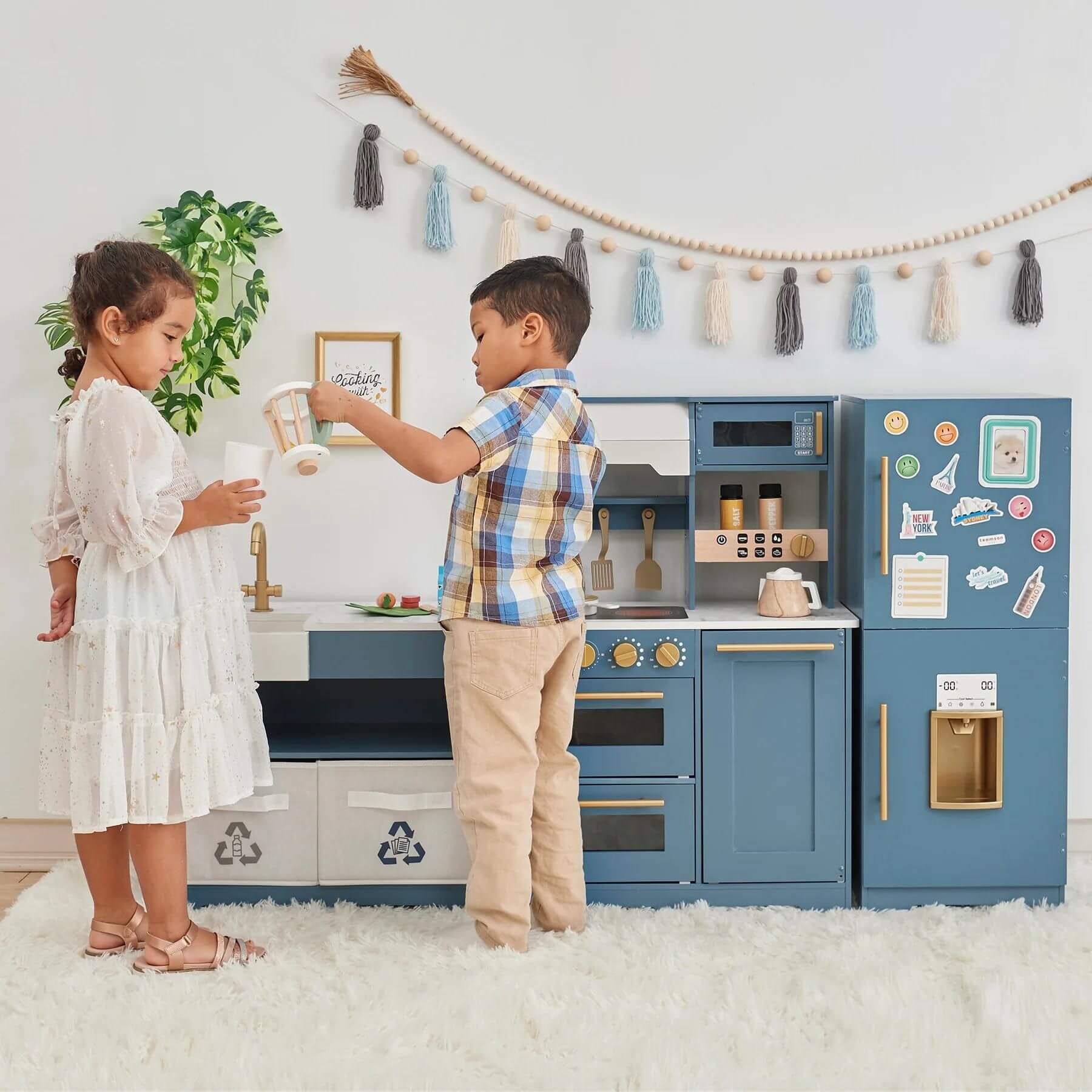 Kids Playing with Teamson Kids Little Chef Atlanta Large Modular Play Kitchen Blue