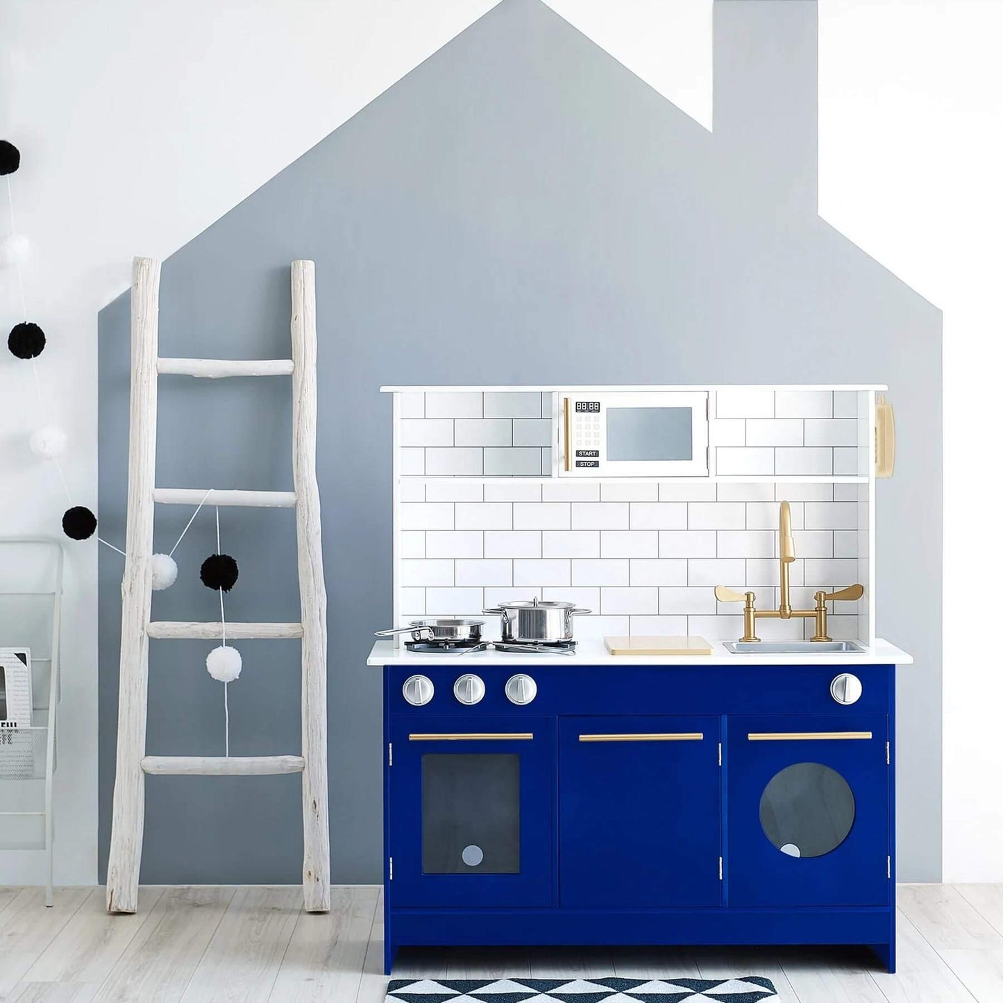 Teamson Kids Little Chef Berlin Play Kitchen Blue/White