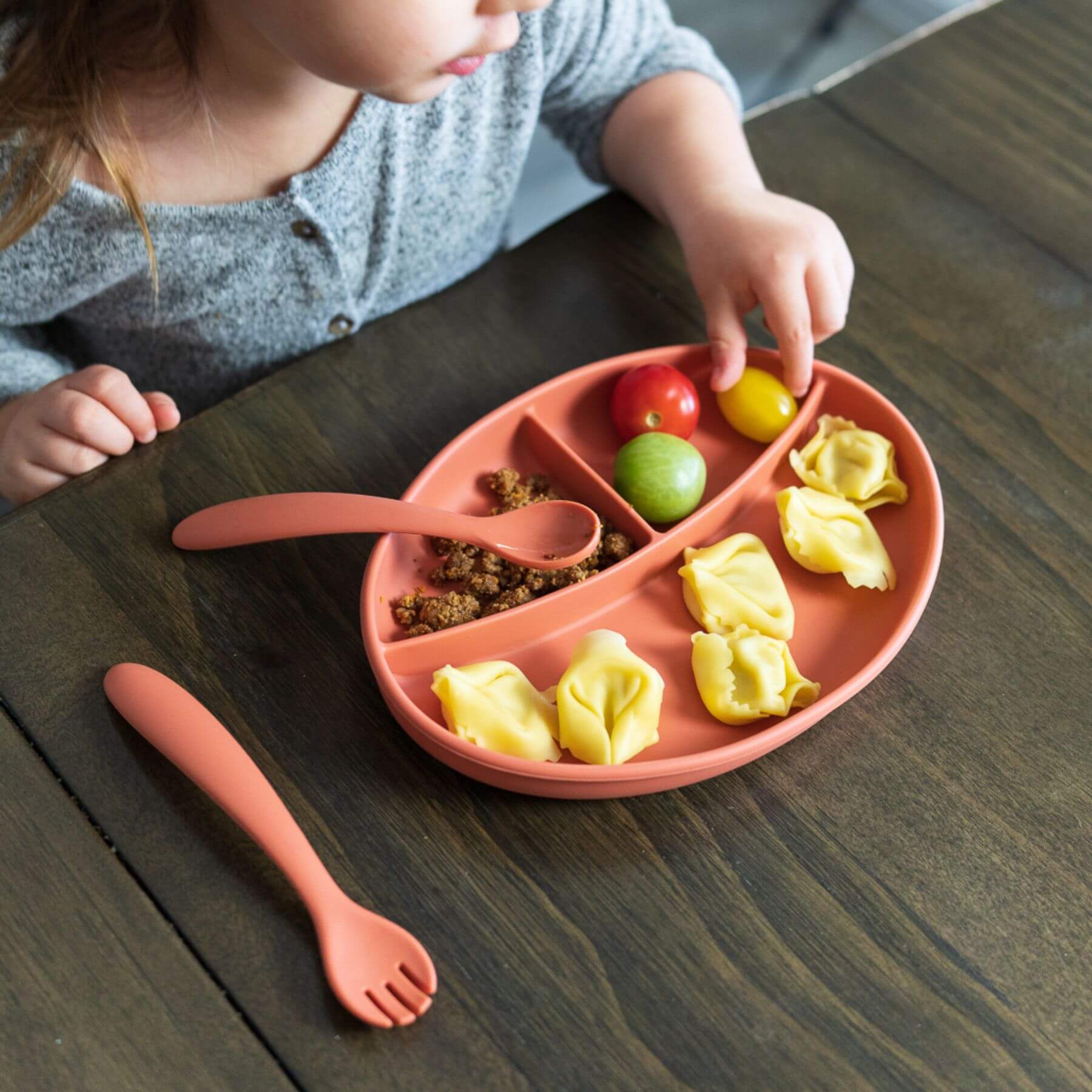 Kid Using Little Twig Silicone 4 Pc Feeding Set Clay