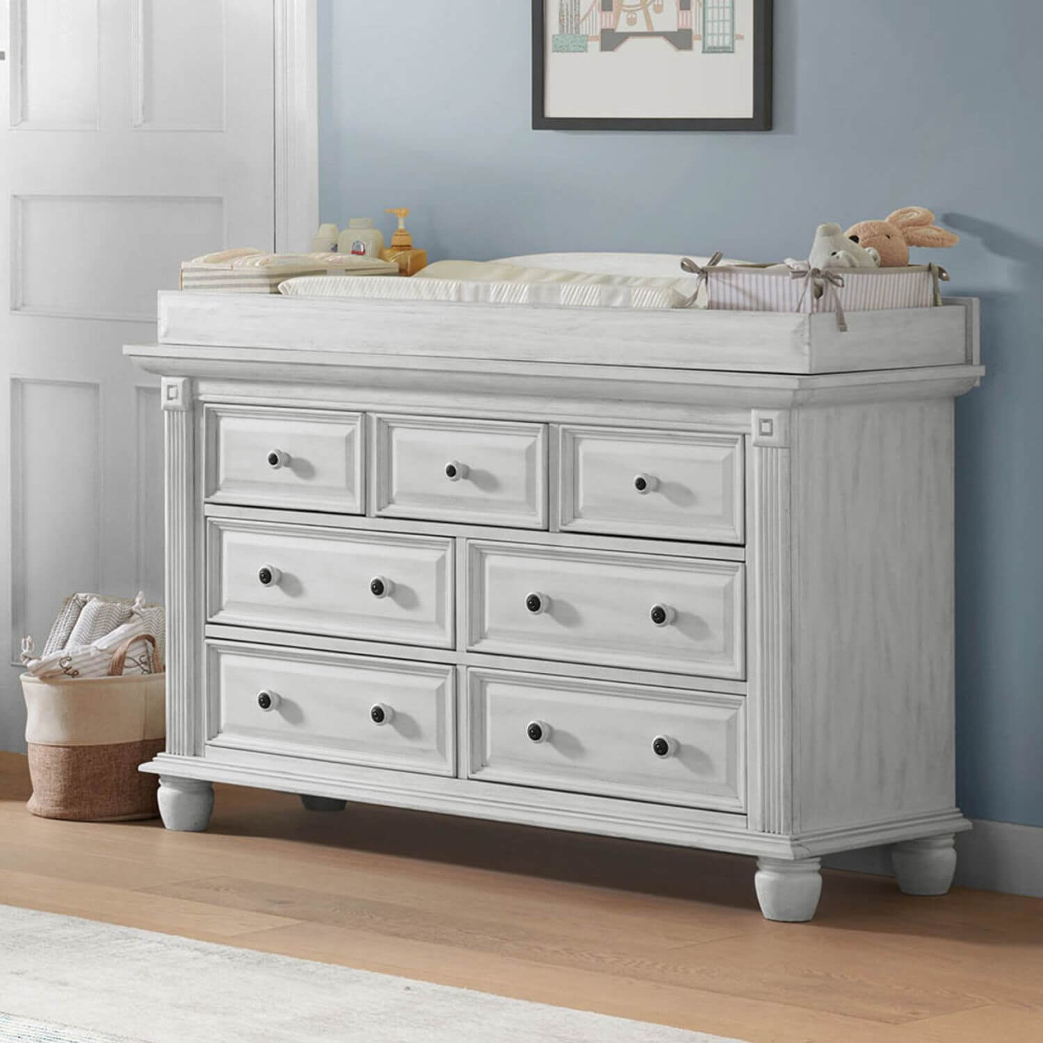 Oxford Baby London Lane 7 Drawer Dresser | Vintage White