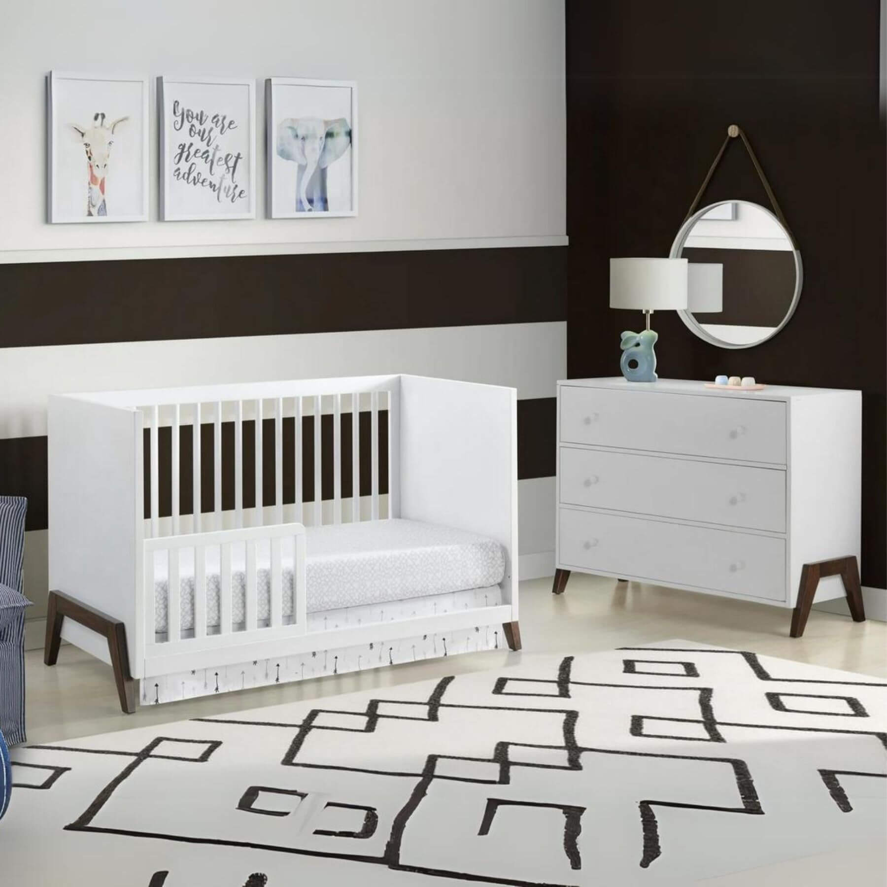 Oxford Baby Mari 3 In 1 Convertible Crib White