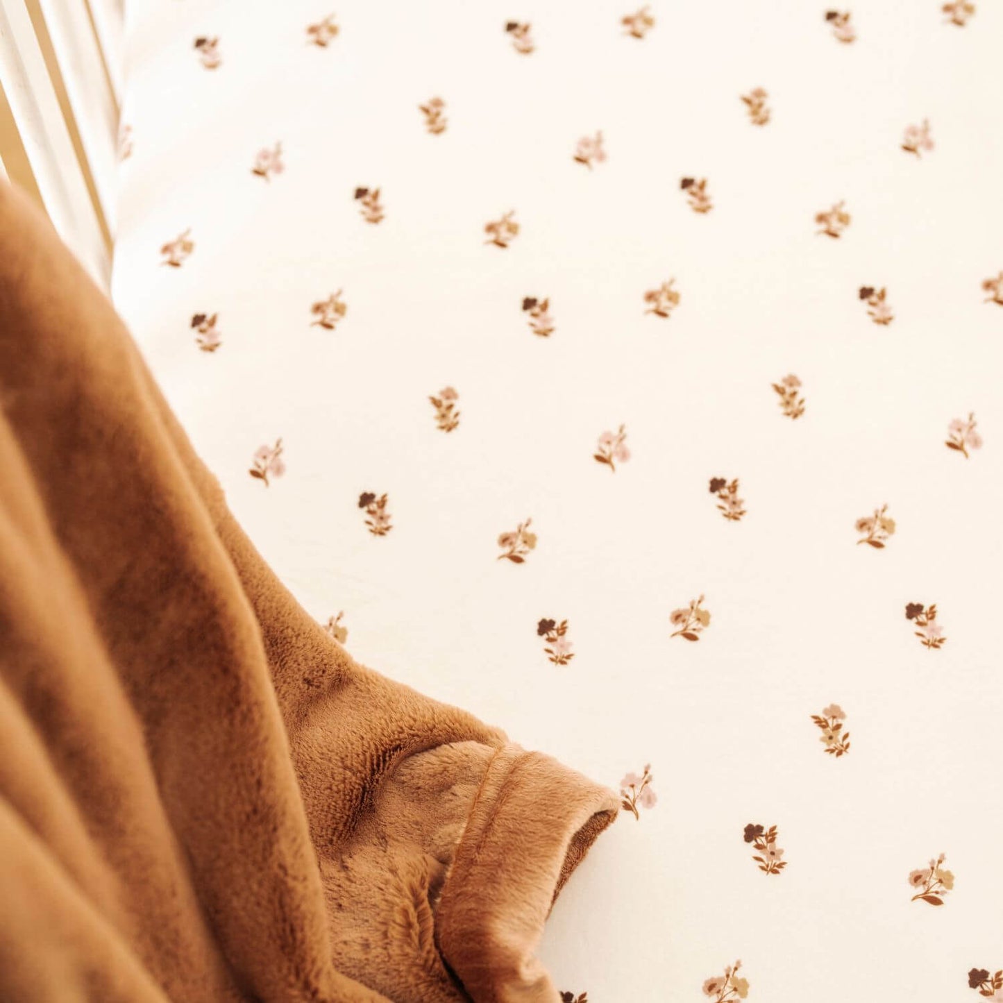 Close-up of Saranoni Minky Stretch Luxe Crib Sheet Meadow
