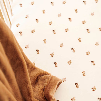Close-up of Saranoni Minky Stretch Luxe Crib Sheet Meadow