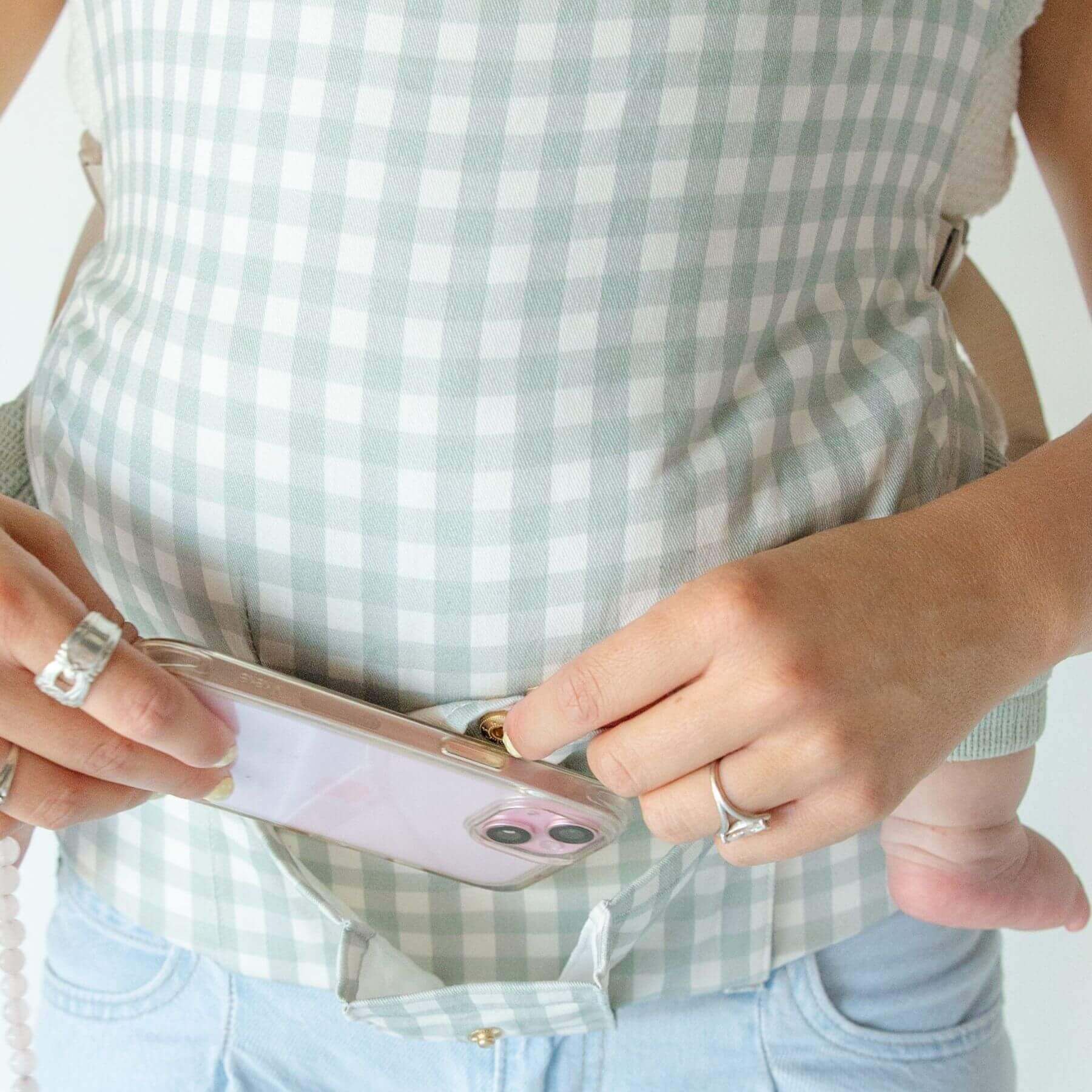 Close-up of Monroe x Coco Gingham - Cotton Baby Carrier