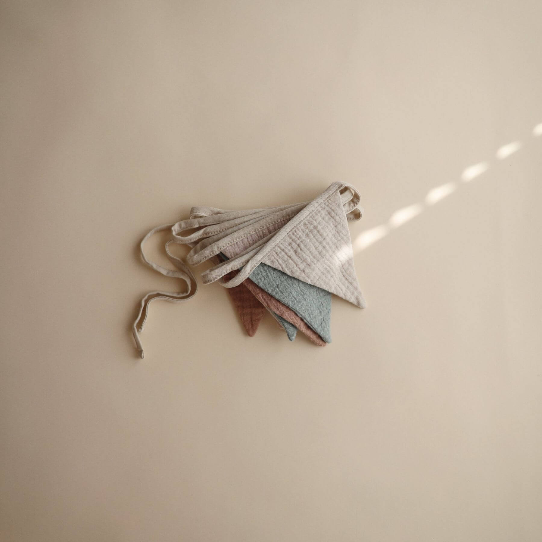 Mushie Organic Cotton Baby Garland