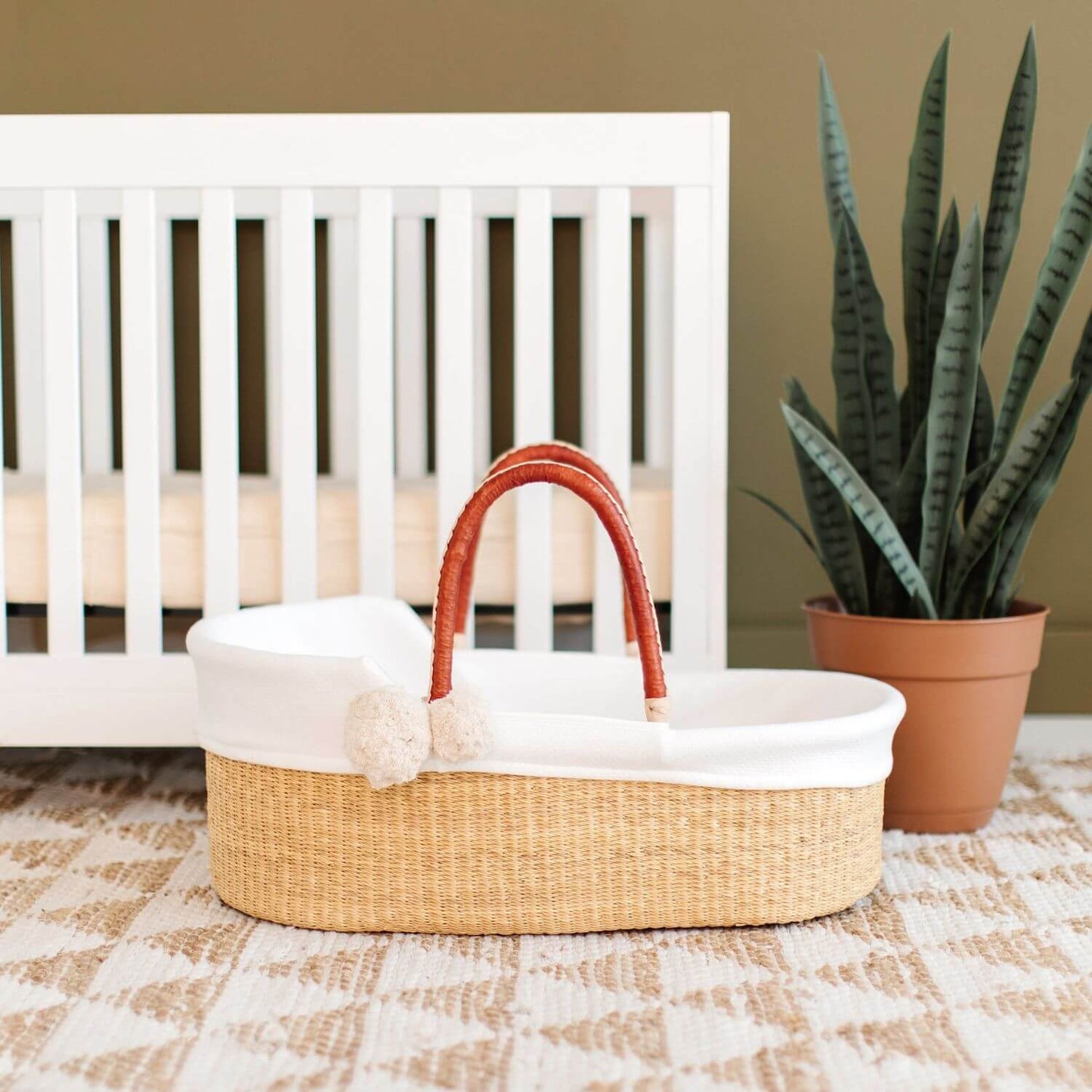 Plum+Sparrow Natural African Moses Basket Cognac + Cream Handle