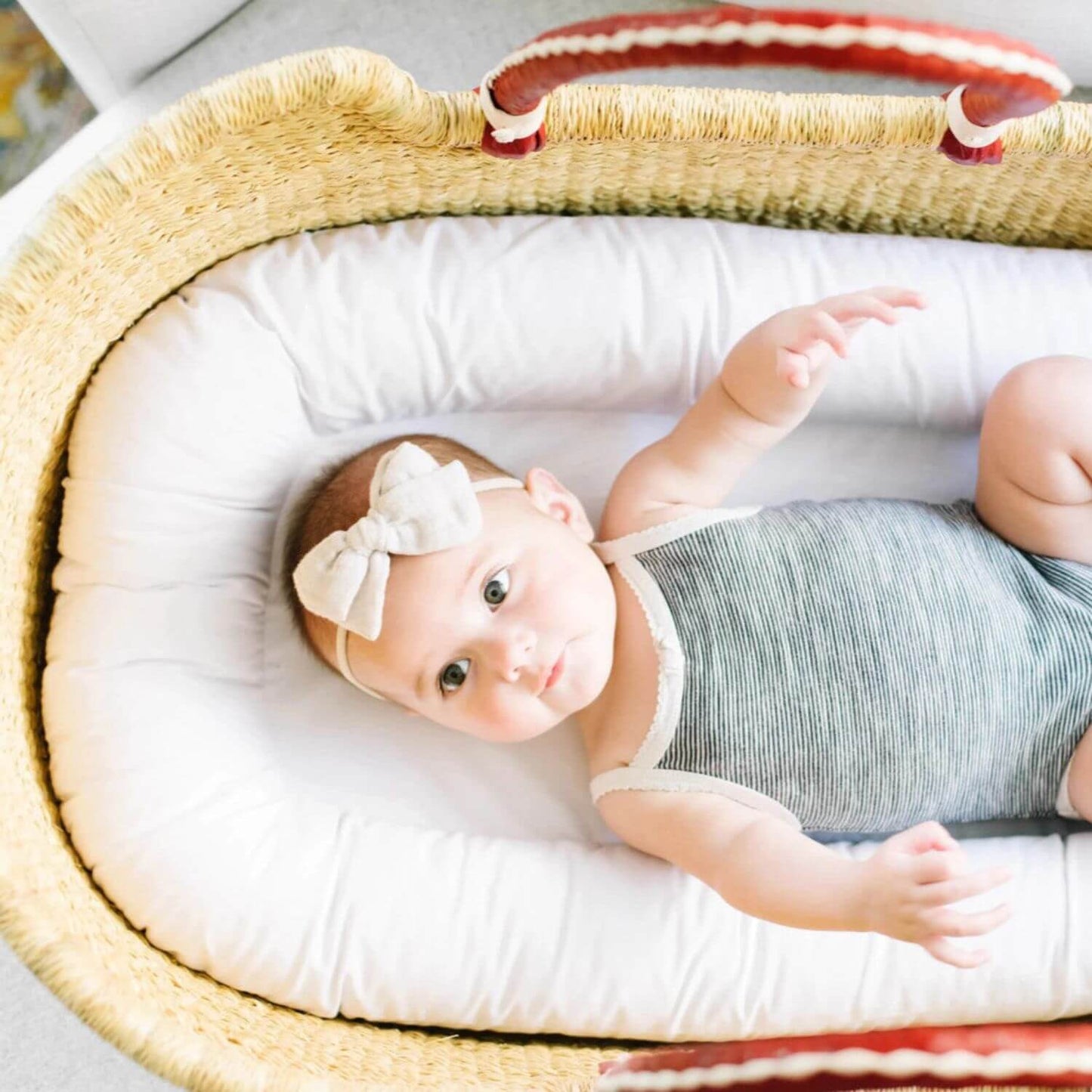 Plum+Sparrow Cognac + Cream Handle Moses Basket