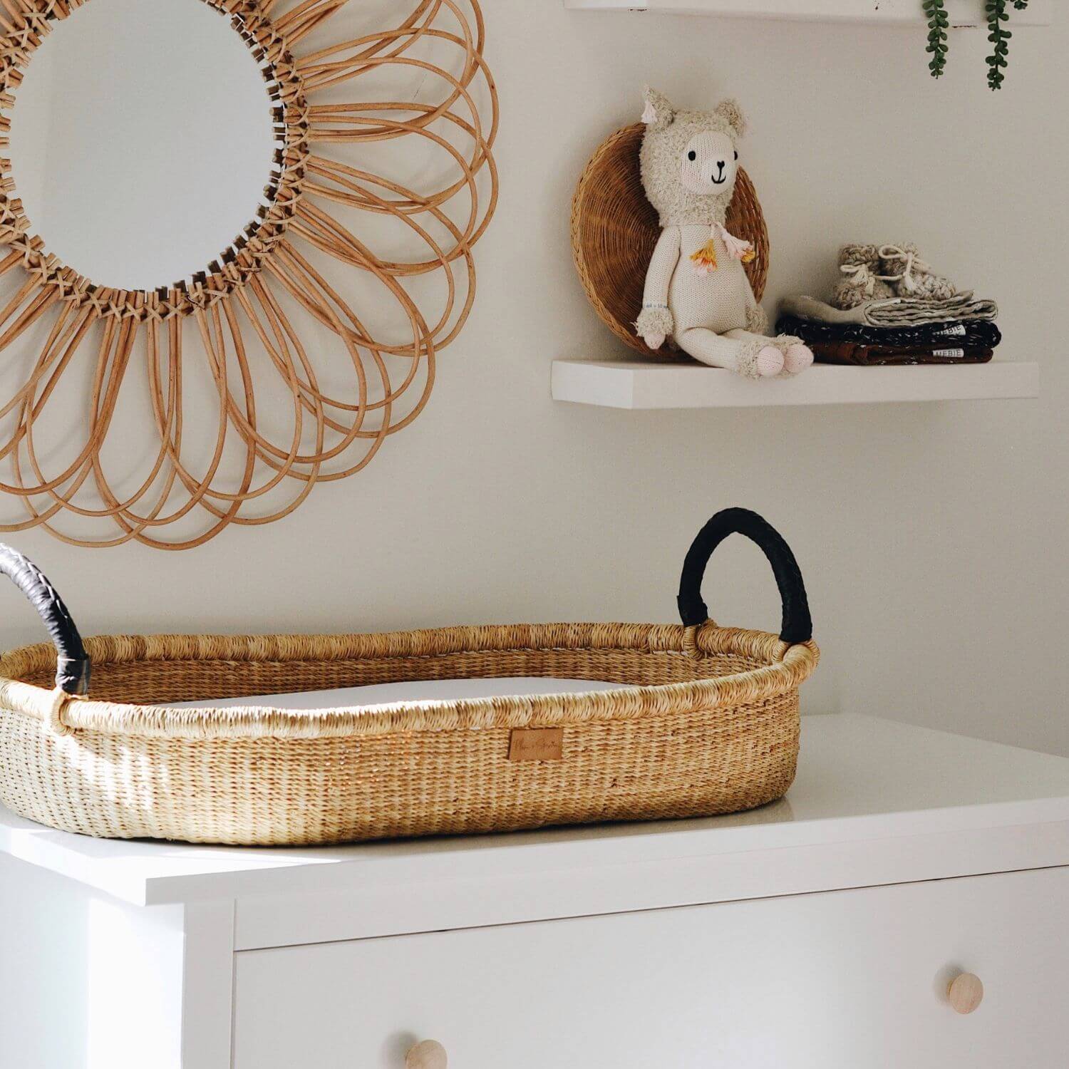 Plum+Sparrow Natural Changing Basket Black Handle