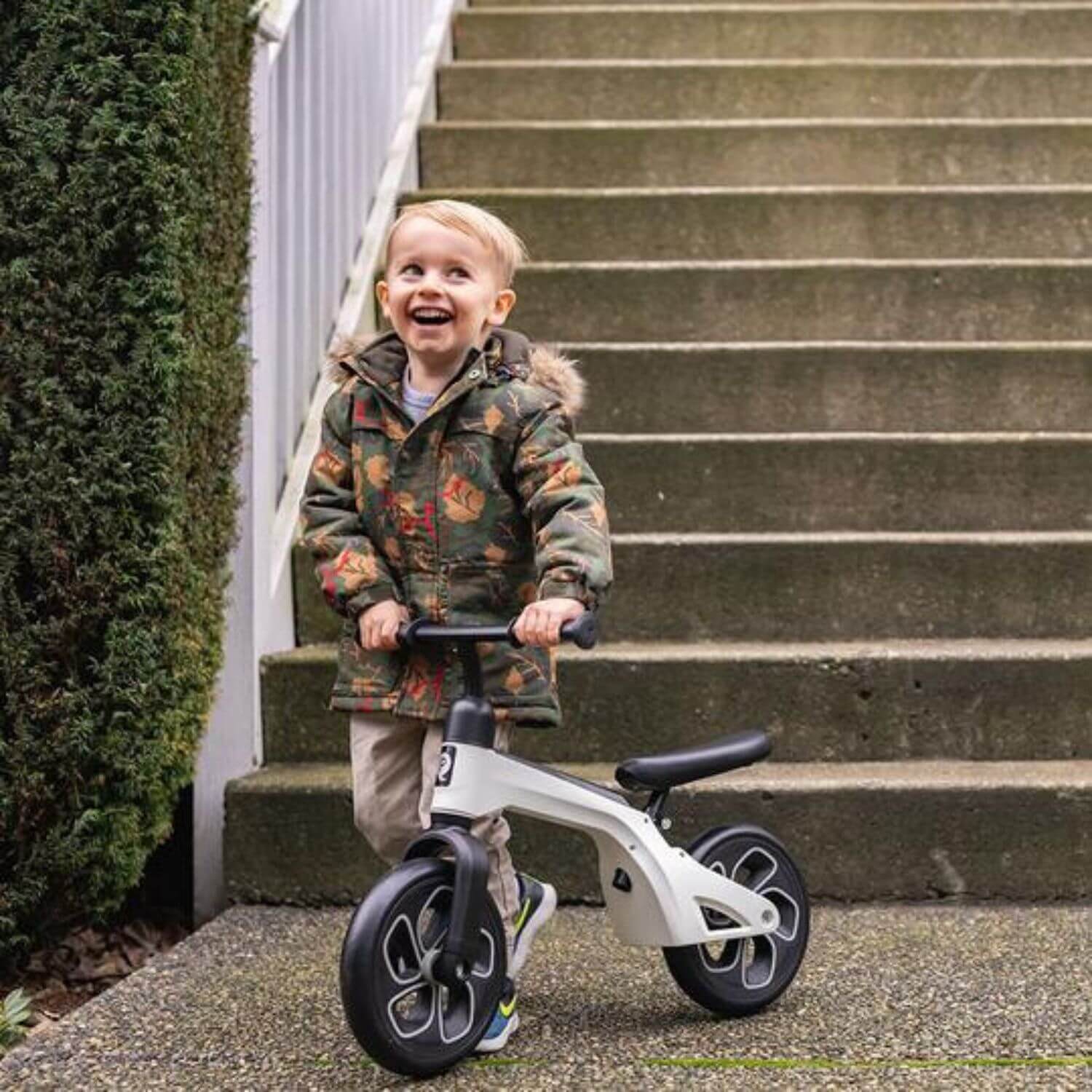 Q-Play Tech Balance Bike White - Lifestyle