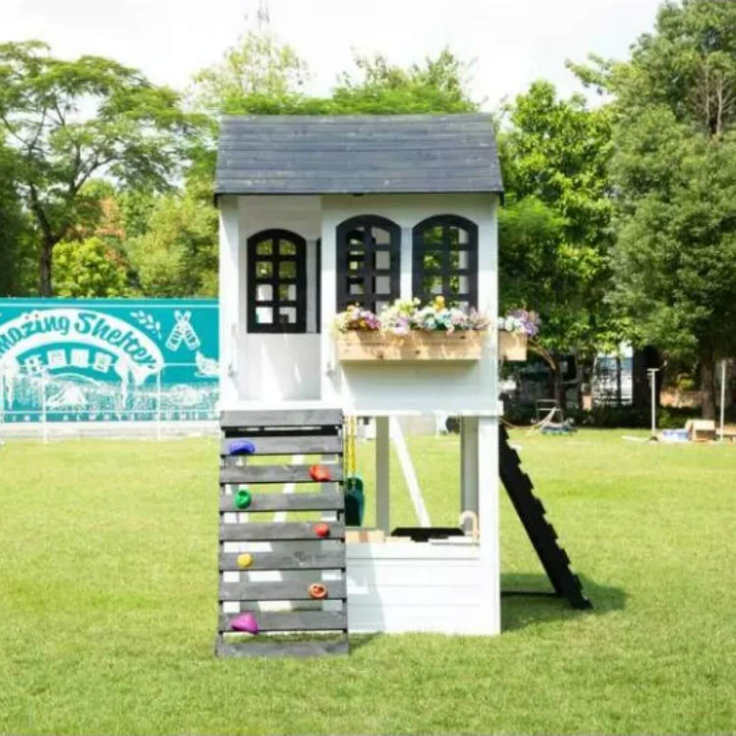 2MamaBees Reign Two Story Playhouse